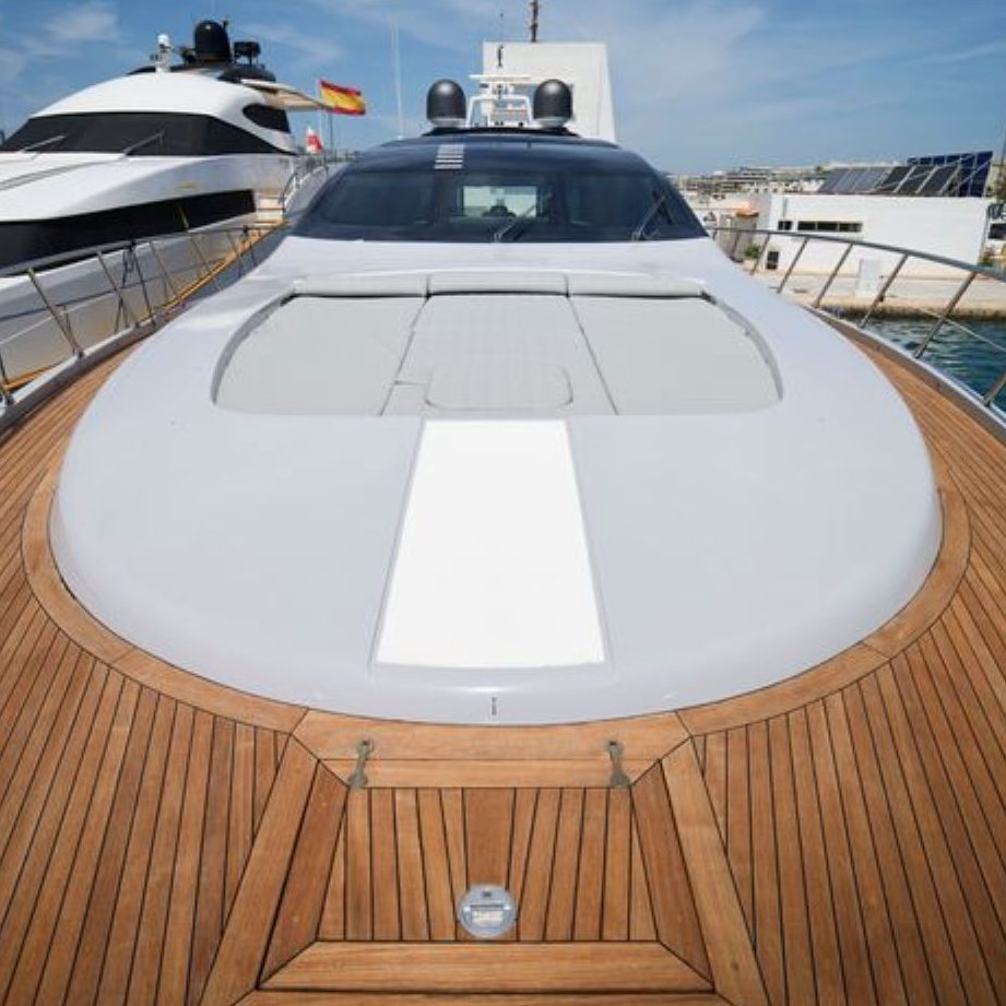 Click & Boat: Boat and yacht rental platform based in Paris.