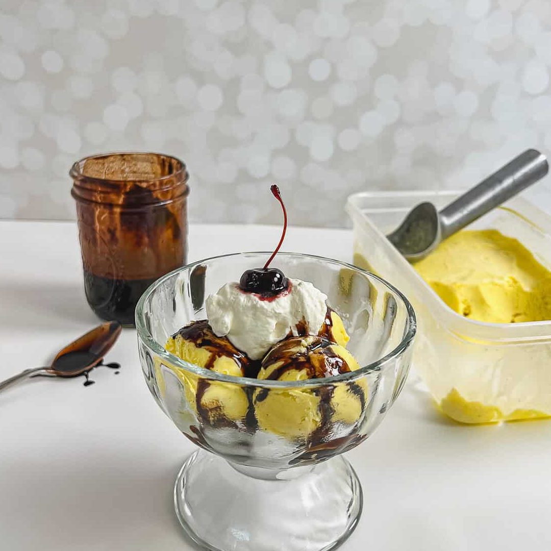 Ice cream parlor: Vendors of ice cream, gelato, sorbet and frozen yogurt.